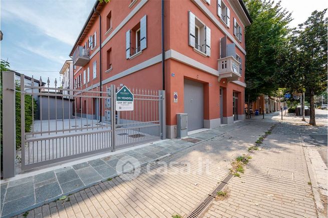 Appartamento in residenziale in Via E. De Amicis 45
