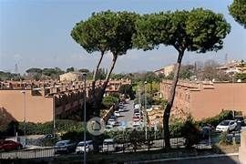 Attivitã /licenza (con o senza mura) in commerciale in Via della Lucchina 96