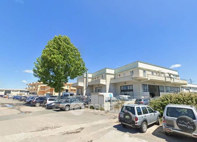 Capannone in commerciale in Via dell'Elettronica 81