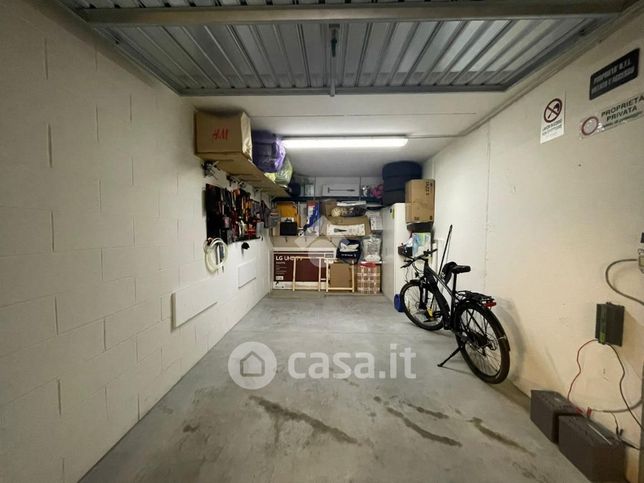 Box/posto auto in residenziale in Via della Segheria 4
