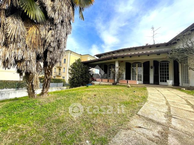 Villa in residenziale in Via Prati