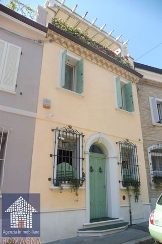 Casa indipendente in residenziale in Via Corti alle Mura