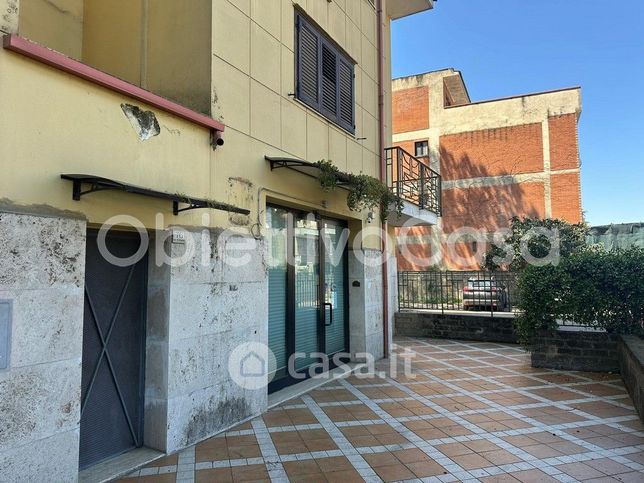 Ufficio in commerciale in Viale dei Bersaglieri 76