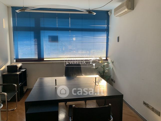 Ufficio in commerciale in Strada Statale 1