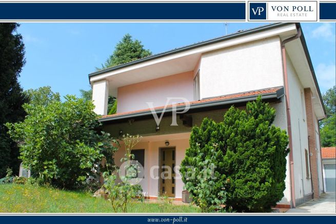 Casa bi/trifamiliare in residenziale in Via Fametta 3