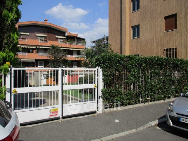 Box/posto auto in residenziale in Via Roma 89