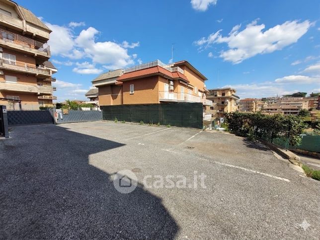 Box/posto auto in residenziale in Via Nomentana 518