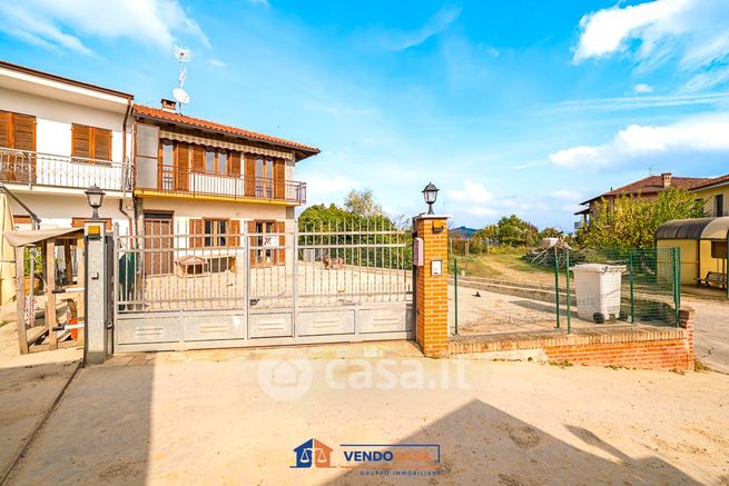 Casa indipendente in residenziale in Frazione LUSSI 3