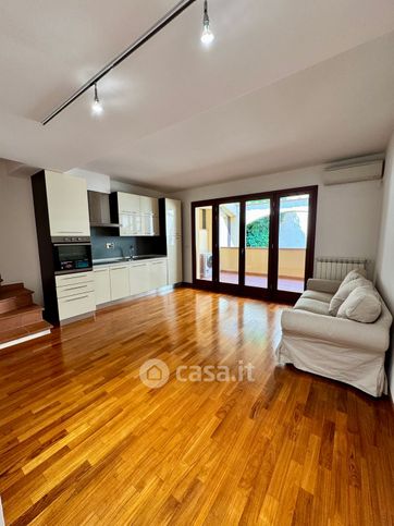 Appartamento in residenziale in Viale Francesco Petrarca 120 /A