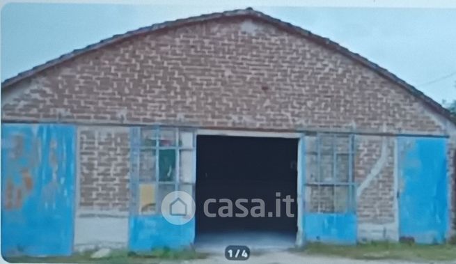 Capannone in commerciale in Contrada San Martino