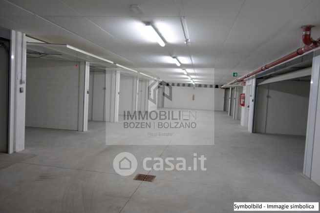 Garage/posto auto in residenziale in Piazza Walther 1