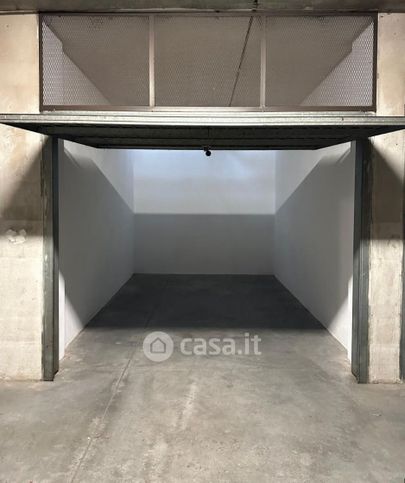 Box/posto auto in residenziale in Via Castelbarco