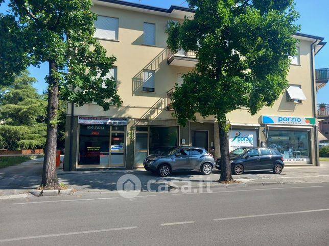 Ufficio in commerciale in Via San Giusto 1