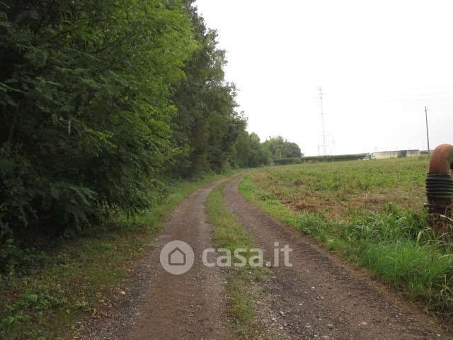 Terreno agricolo in commerciale in Via Fara