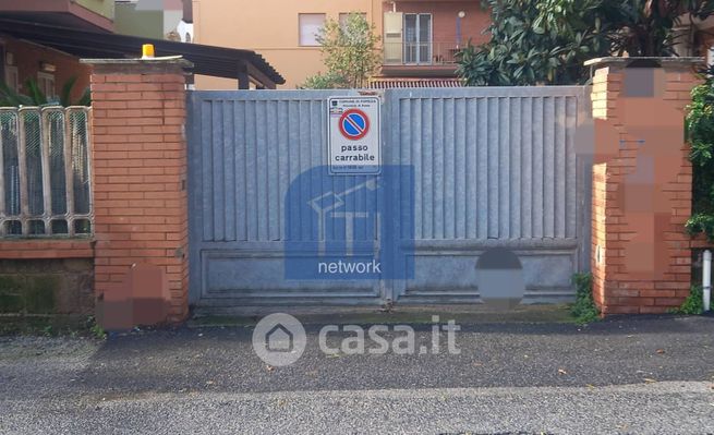 Box/posto auto in residenziale in Via Olanda