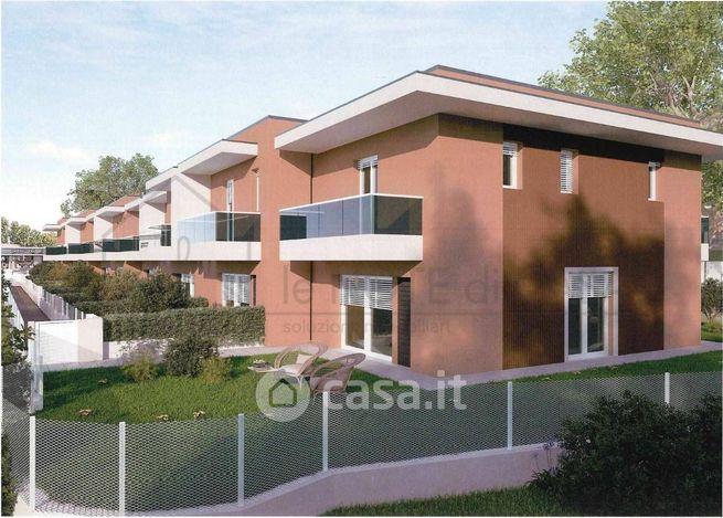 Villetta a schiera in residenziale in Viale Guglielmo Marconi 120