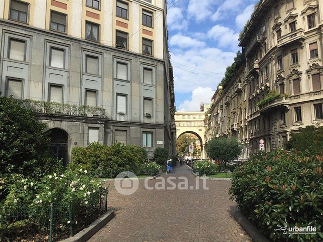 Ufficio in commerciale in Via Senato