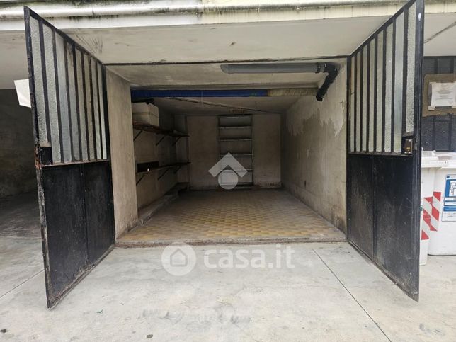 Garage/posto auto in residenziale in Via Andezeno 33