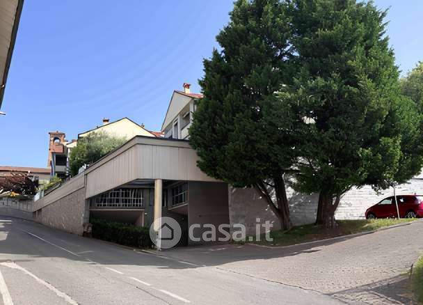 Garage/posto auto in residenziale in Via Oreste Bonfanti 15