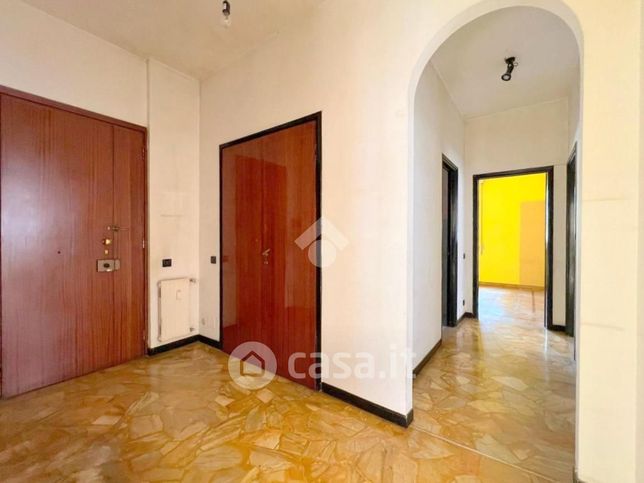 Appartamento in residenziale in Via G. Leopardi 11