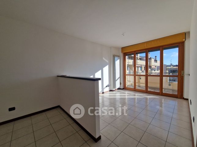 Appartamento in residenziale in Via Edmondo de Amicis 16
