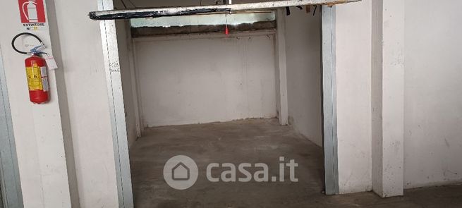 Box/posto auto in residenziale in Via Filippo Strozzi