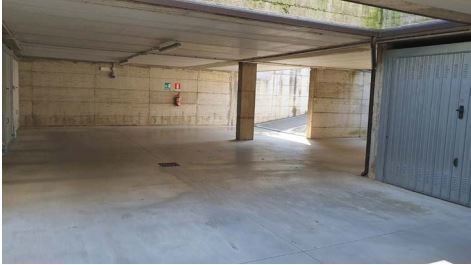 Box/posto auto in residenziale in Via Cà del Ferro 35
