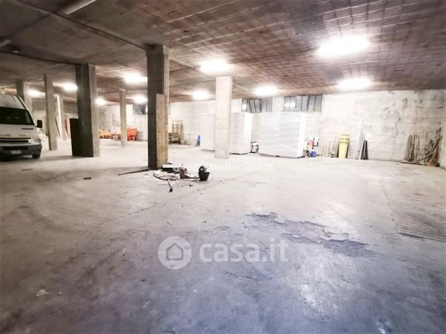 Garage/posto auto in residenziale in Via Due Novembre