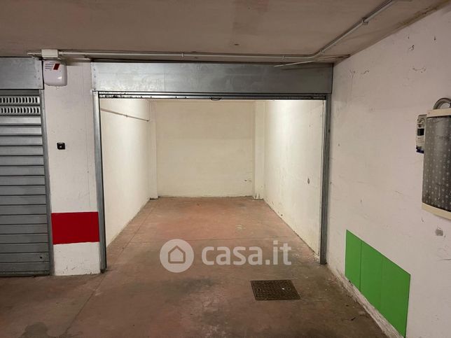 Garage/posto auto in residenziale in Vicolo di Bravetta 52