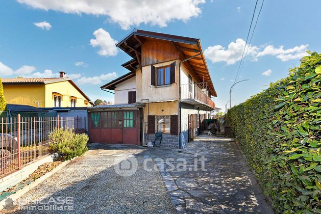 Casa indipendente in residenziale in Viale E. de Amicis 78