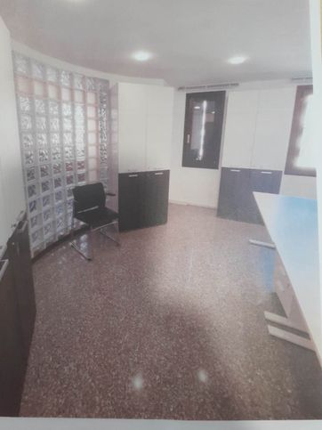 Ufficio in commerciale in