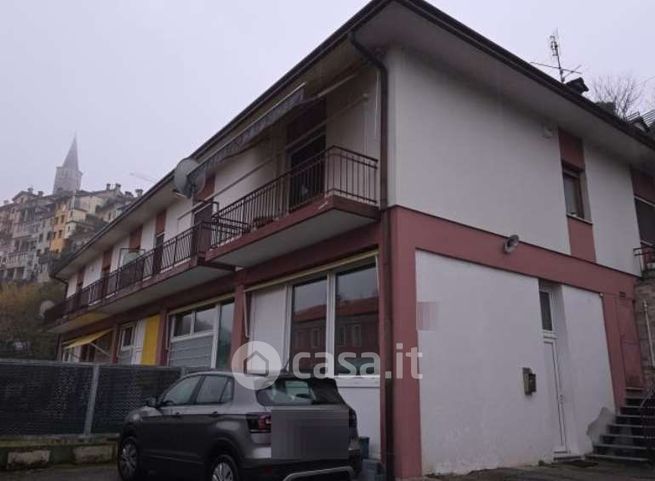 Appartamento in residenziale in Via Lungardo