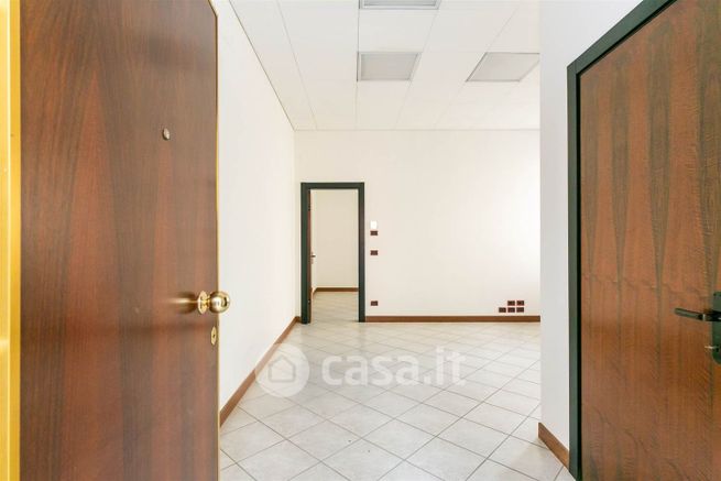 Ufficio in commerciale in