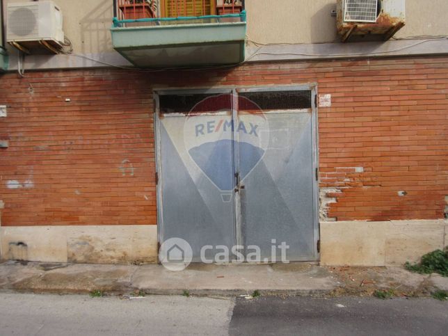 Garage/posto auto in residenziale in Via Sardegna 27