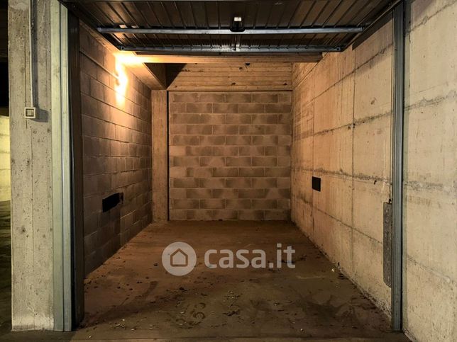 Box/posto auto in residenziale in Via Asiago 66