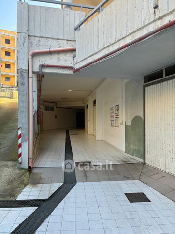 Box/posto auto in residenziale in Via A. de Gasperi 91