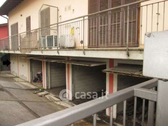 Garage/posto auto in residenziale in Via I Maggio