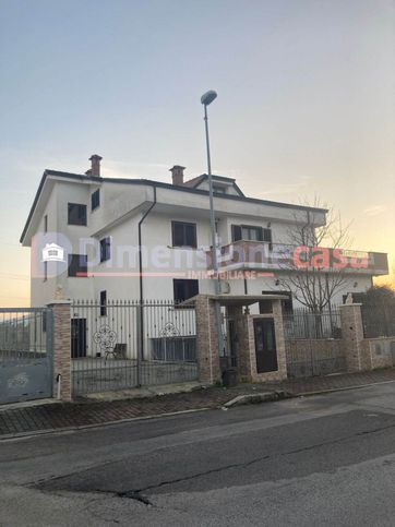 Appartamento in residenziale in Via Polledrera