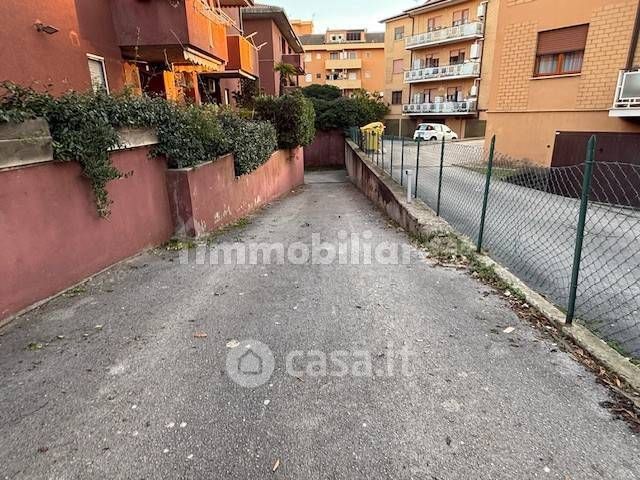 Box/posto auto in residenziale in Via dei Guitti