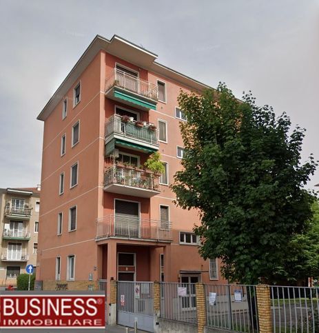 Appartamento in residenziale in Via Lorenteggio 209