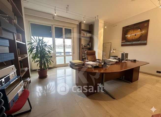 Ufficio in commerciale in Via Cesare Boldrini 22