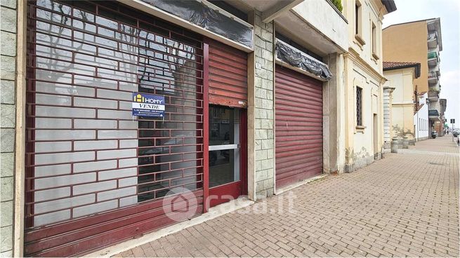 Ufficio in commerciale in 