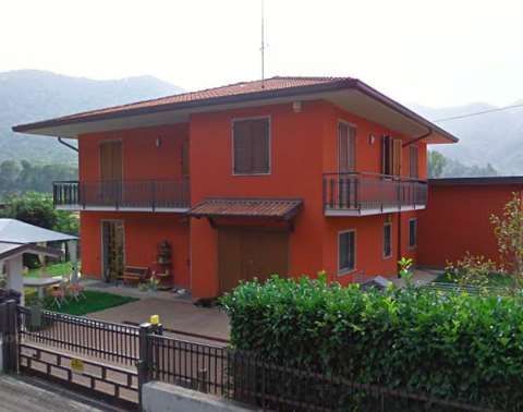 Casa bi/trifamiliare in residenziale in Via Vago