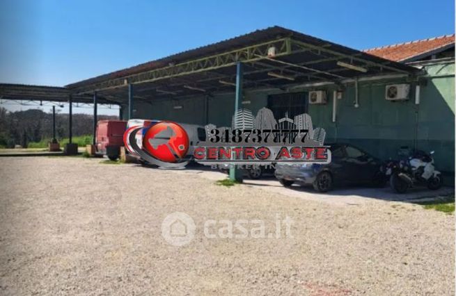 Capannone in commerciale in Via Galla Placidia