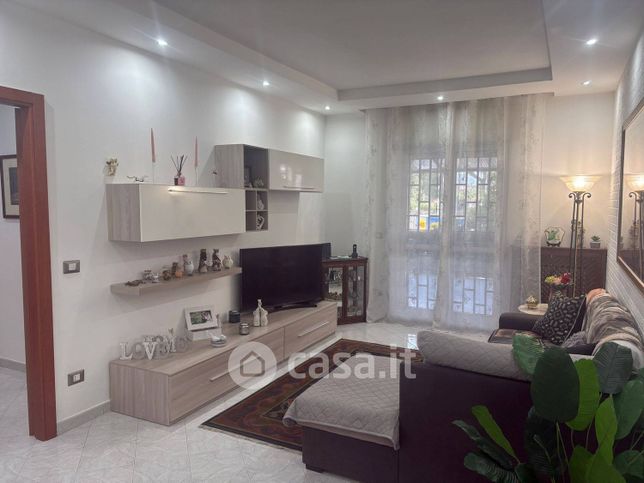 Appartamento in residenziale in Via Aniello Marrone