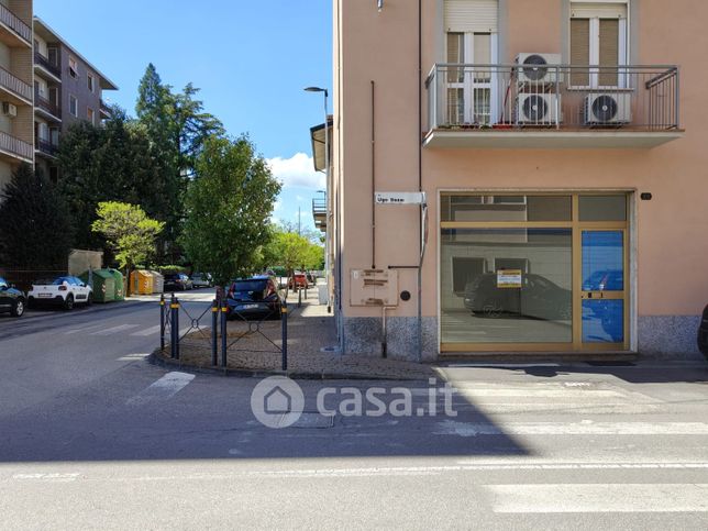 Ufficio in commerciale in Via Ugo Bassi 29