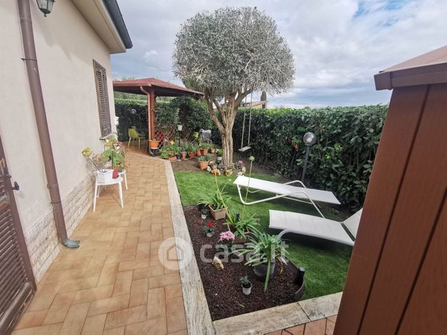 Villetta a schiera in residenziale in Via delle Acacie