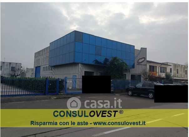 Capannone in commerciale in Via C. A. Dalla Chiesa 4