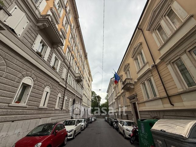 Capannone in commerciale in Via Principe di Montfort 8