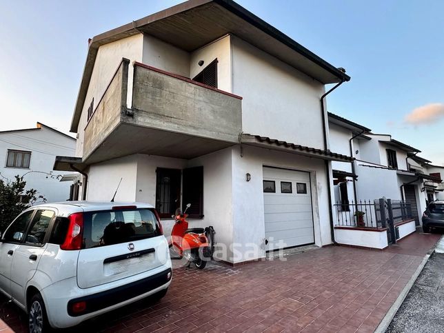 Villetta a schiera in residenziale in Via Oratoio 43